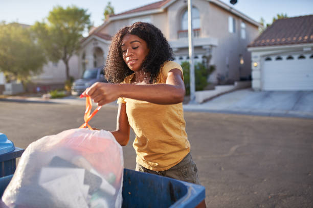 Best Commercial Cleanout Services  in Newburgh, IN